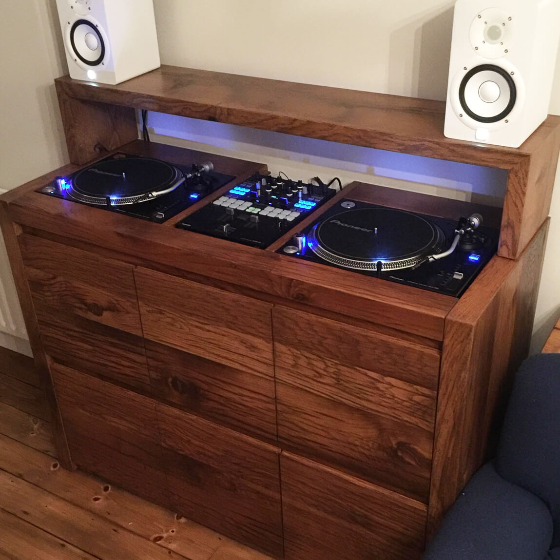 Bespoke pour les DJ par Rodriguez DJ Tables - Soblacktie - blog magazine  tendances luxe et mode